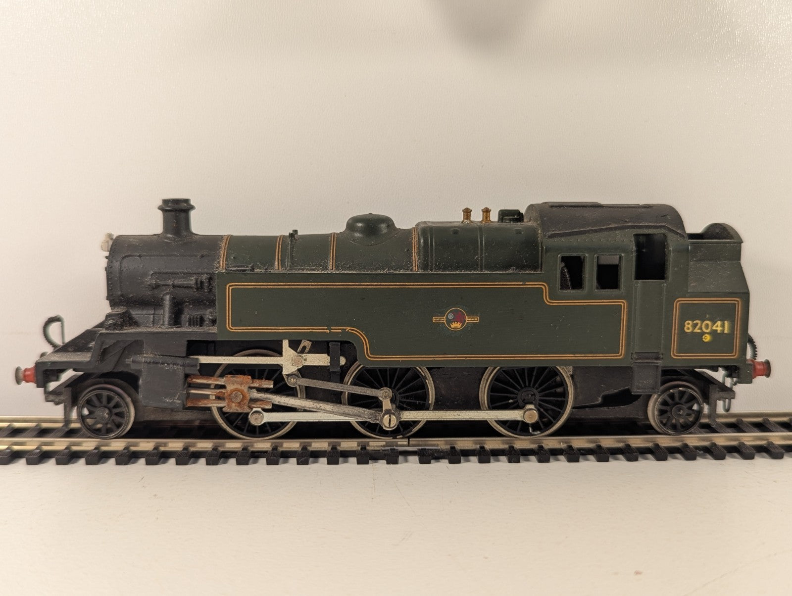 Tri-ang R59 OO Gauge BR Standard Class 3MT 2-6-2T Green - Spares/Repairs