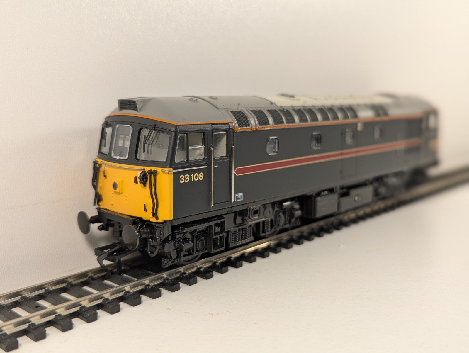Heljan OO Gauge Class 33/1 No. 33108 Fragonset Black Diesel Locomotive DCC Ready