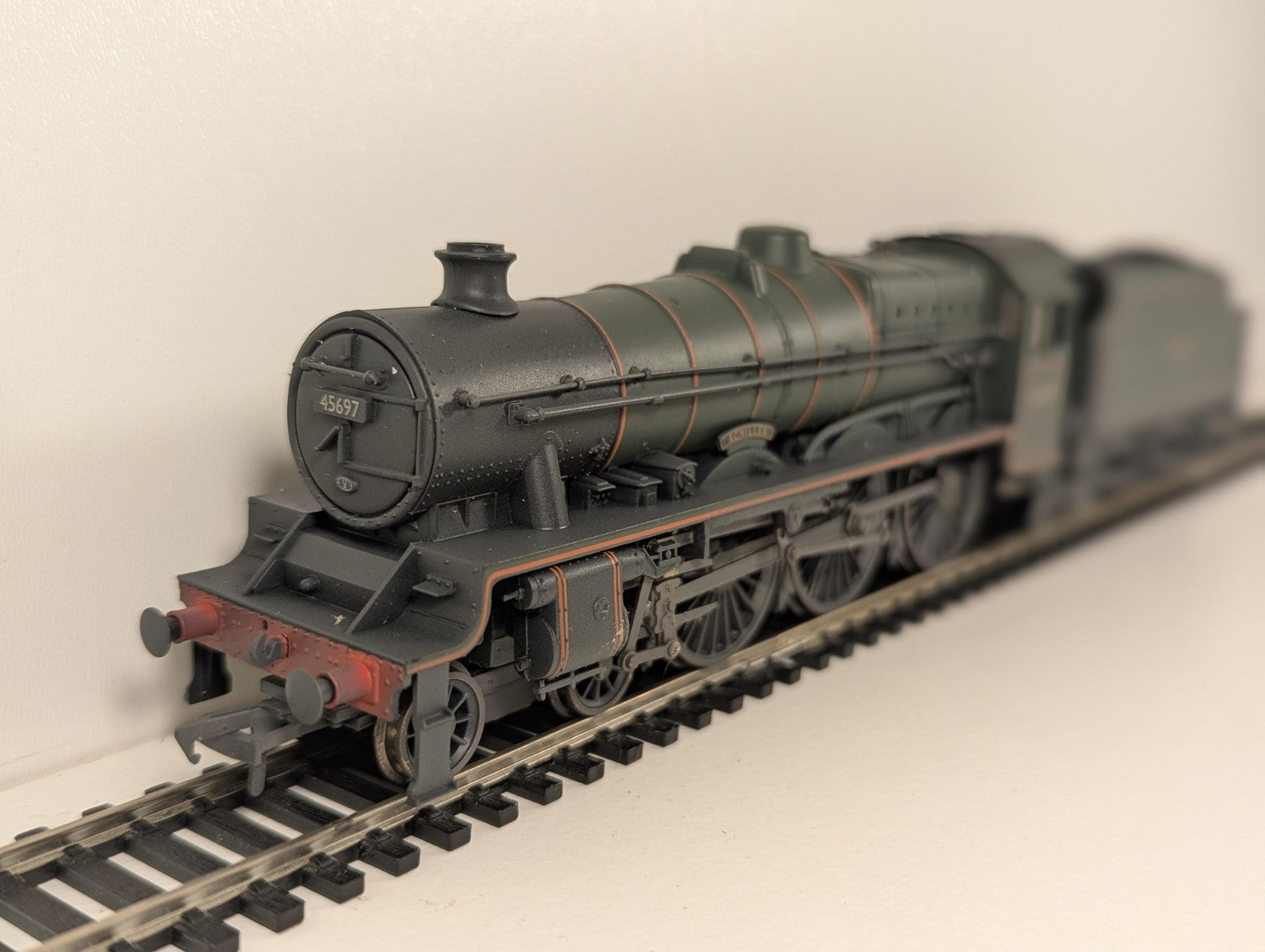Bachmann 31-160 Jubilee Class 5XP 4-6-0 No. 45697 “Achilles” – Weathered