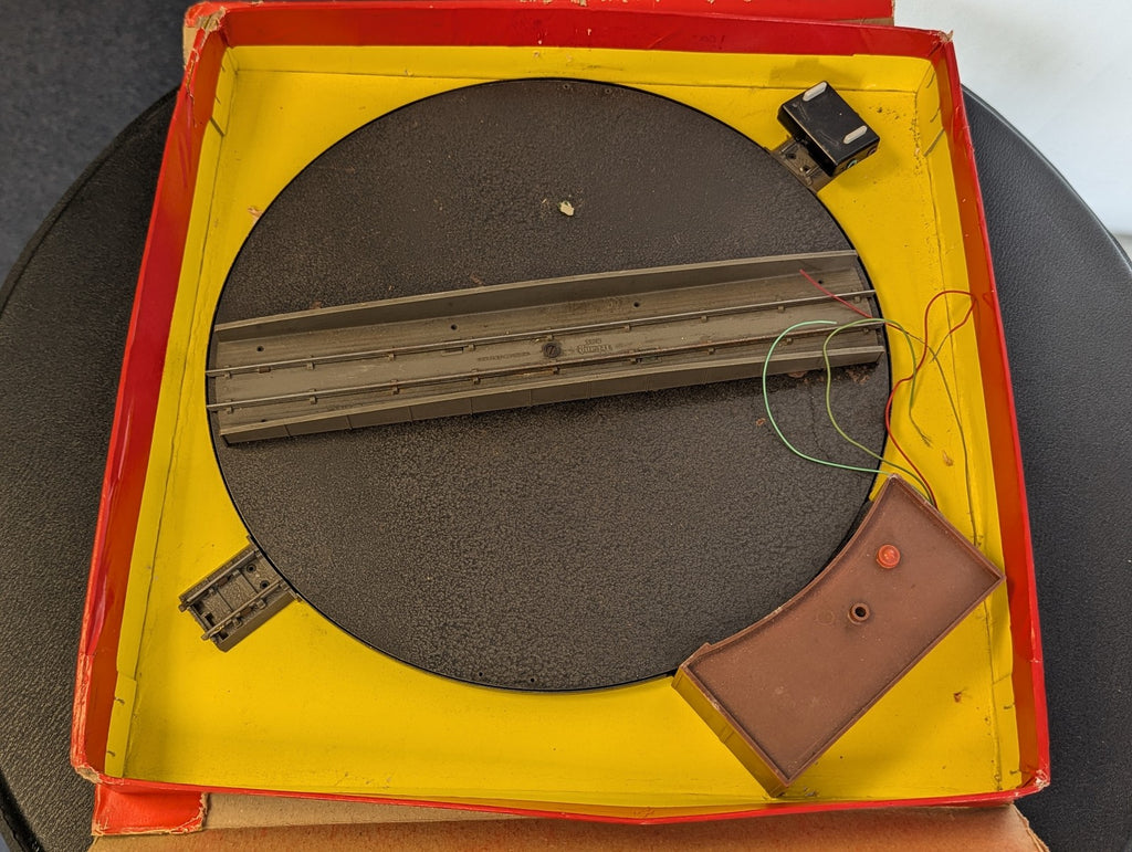 Tri-ang OO Gauge R.45 Turntable Set