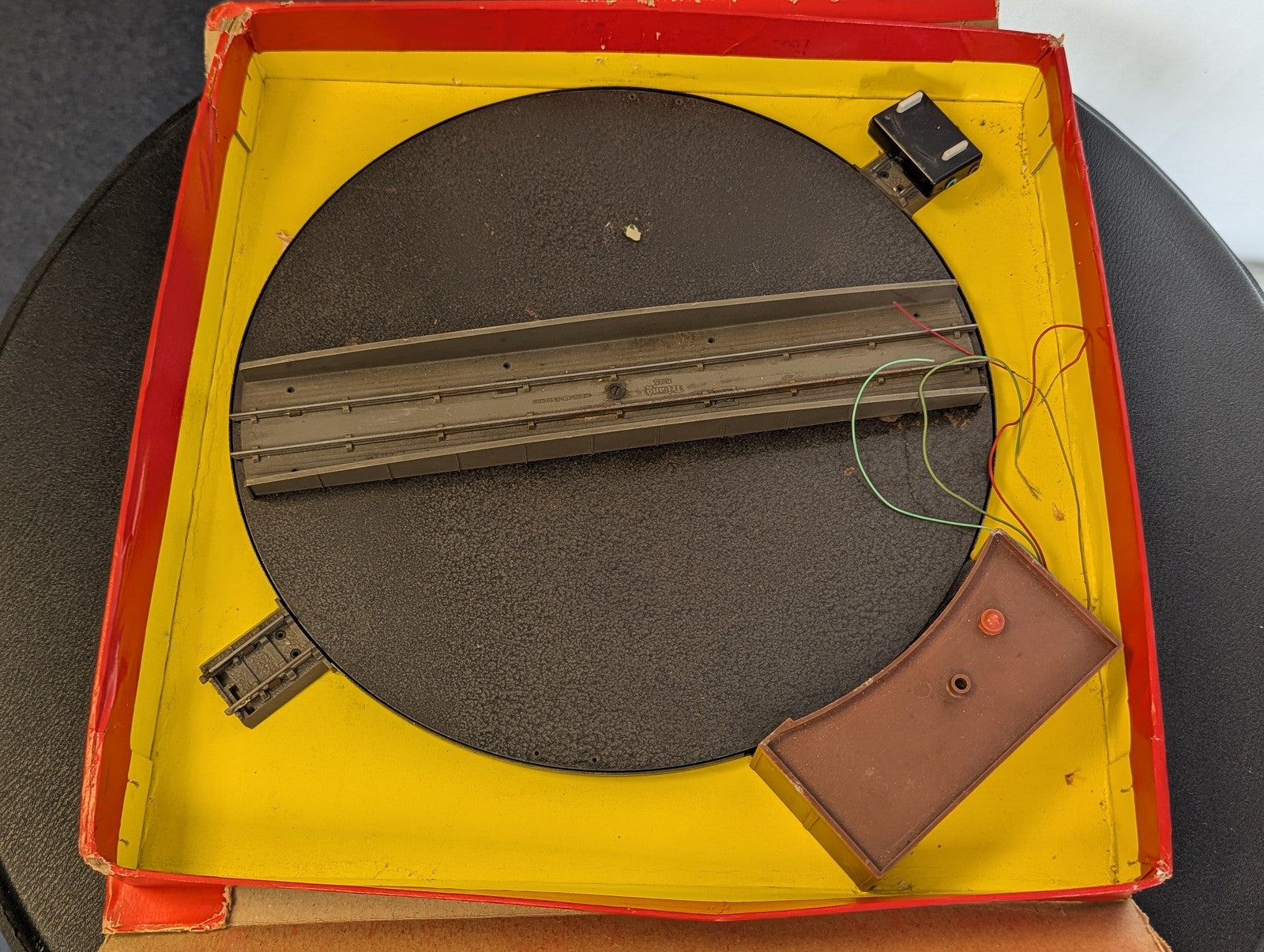 Tri-ang OO Gauge R.45 Turntable Set