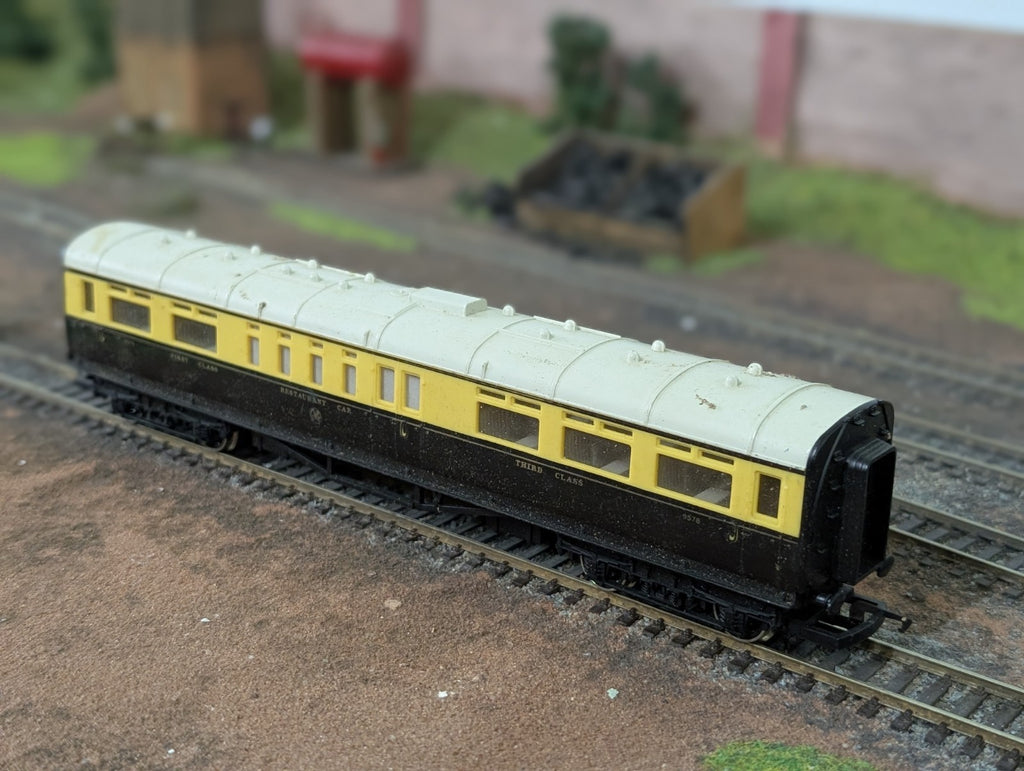 Hornby R454 OO Gauge GWR Collett Restaurant Coach 9578