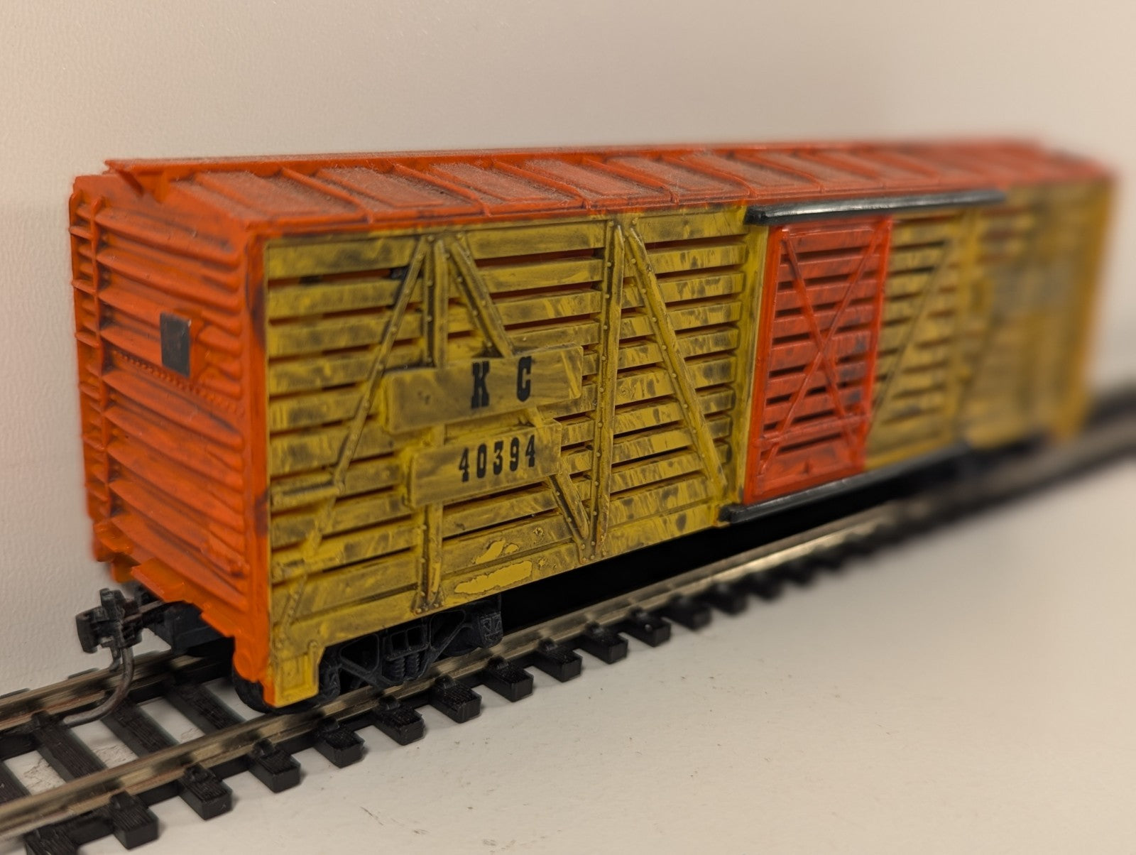 Tyco HO Scale KC & Durango Cattle Stock Car #40394 – Weathered