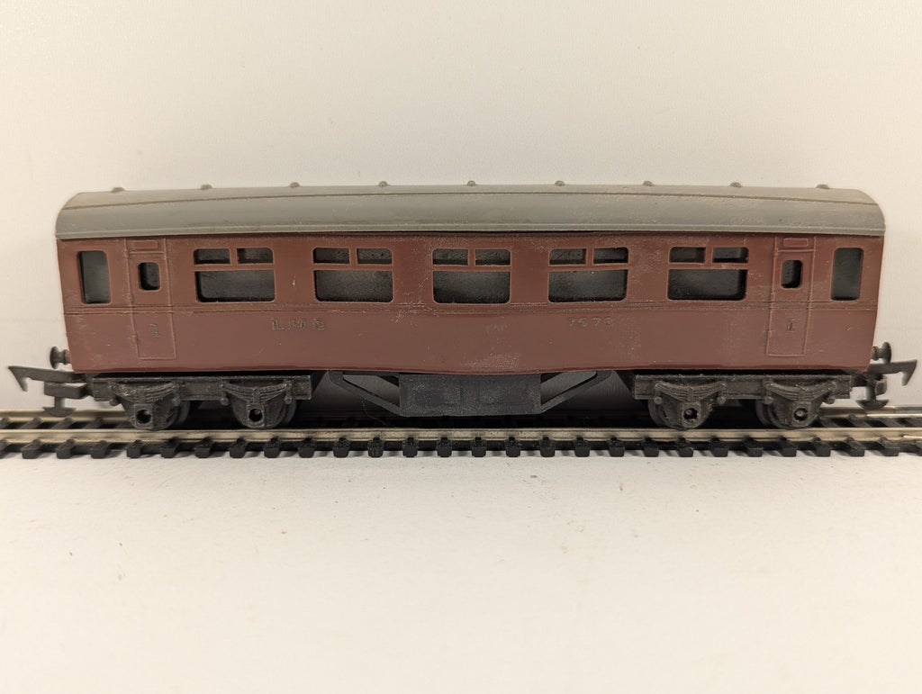 Tri-ang OO Gauge LMS Medium Passenger Coach 7573 LMS Maroon R211