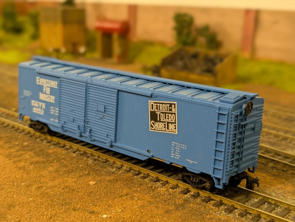 HO Scale Detroit & Toledo Shore Line 50' Double Door Box Car