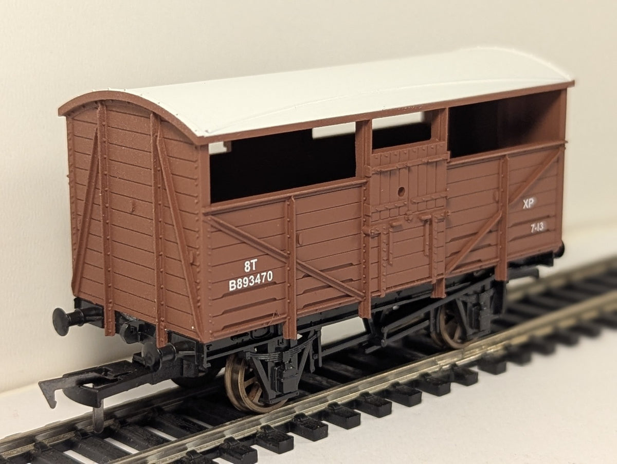 Dapol 4F-020-049 OO Gauge Cattle Wagon