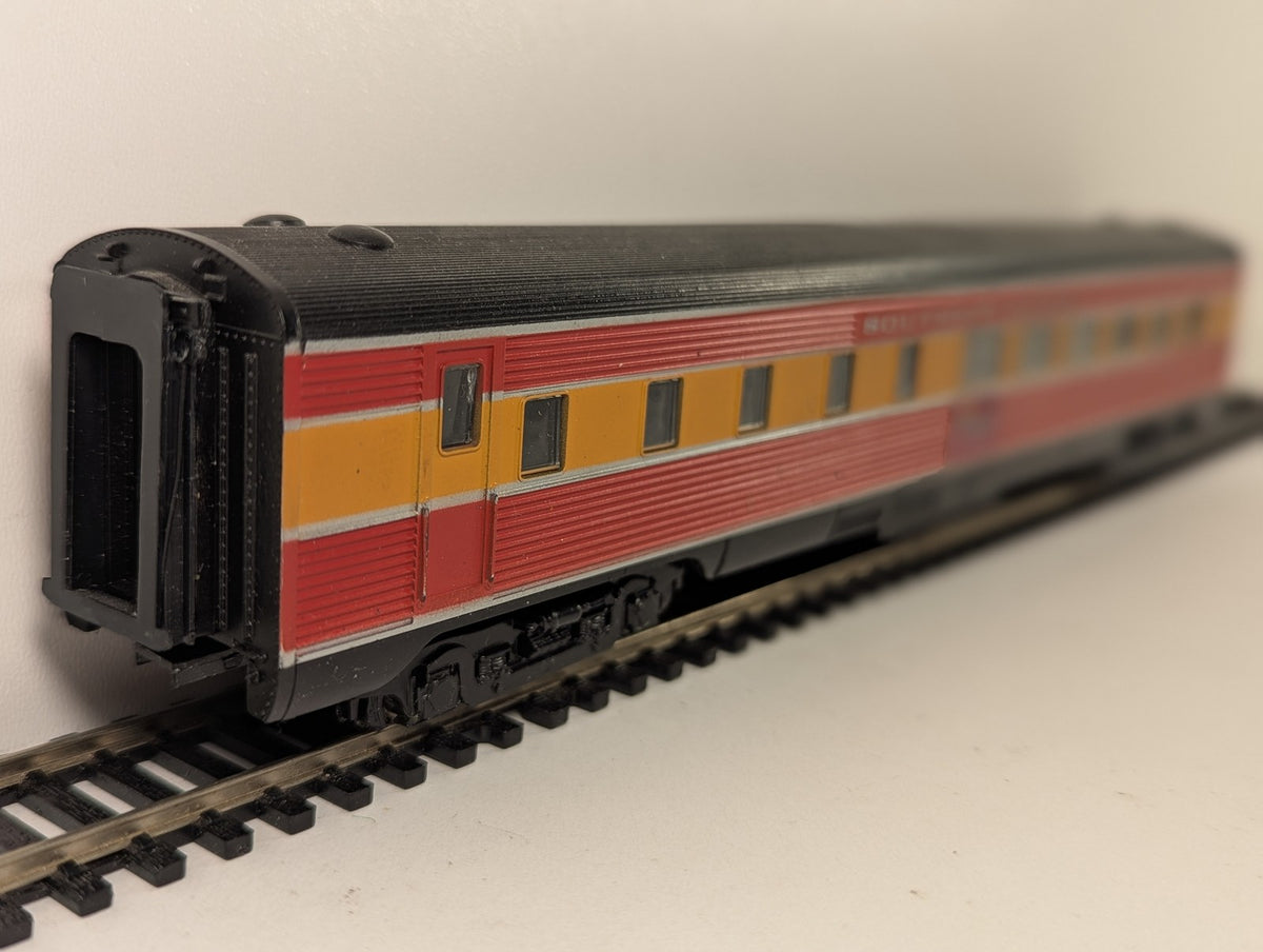 Athearn HO Gauge Streamlined RPO Passenger Coach 3708 Southern Pacific Daylight