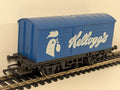 Hornby R222 OO Gauge Long Wheelbase Van – Kellogg’s