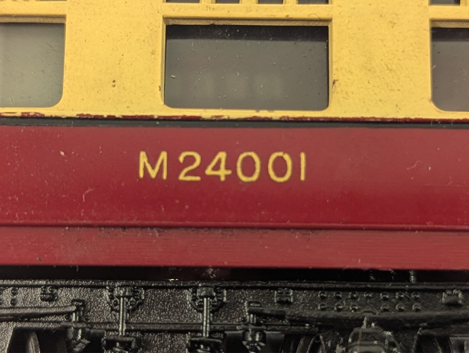 Tri-ang R29 OO Gauge Maroon & Cream Composite Brake Coach