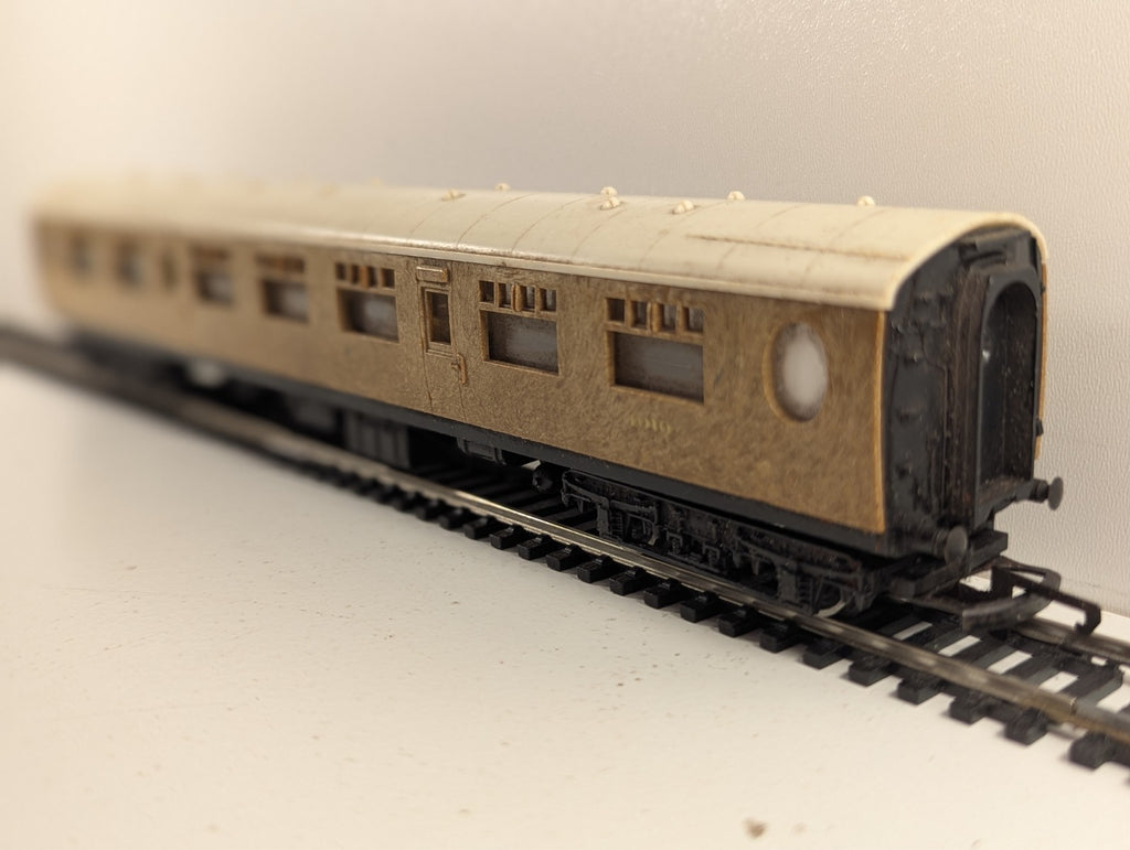 Tri-ang LNER Teak Coach OO Gauge