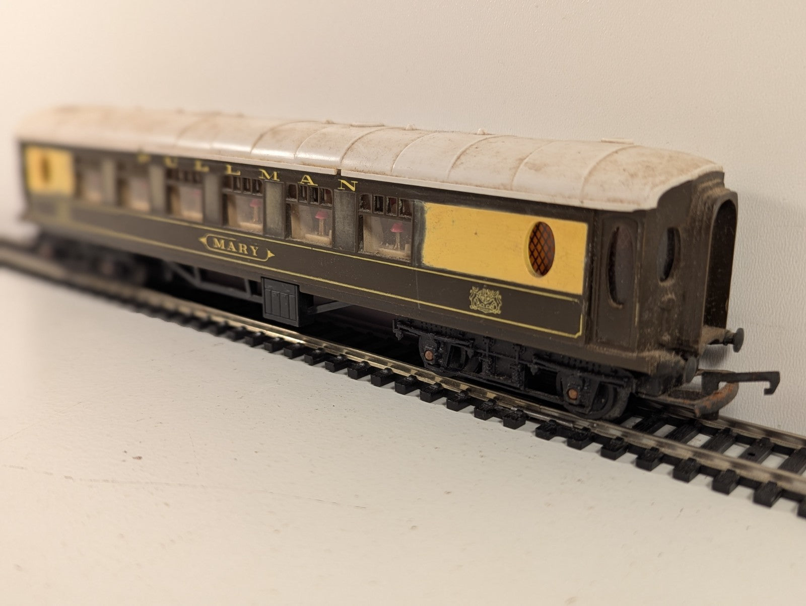 Tri-ang Hornby OO Gauge Pullman Parlour Car “Mary”