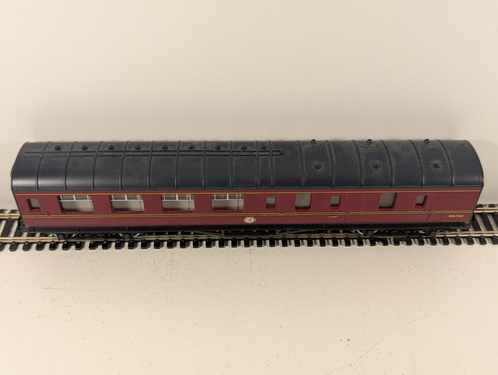 Hornby OO Gauge LMS Stanier Brake Coach