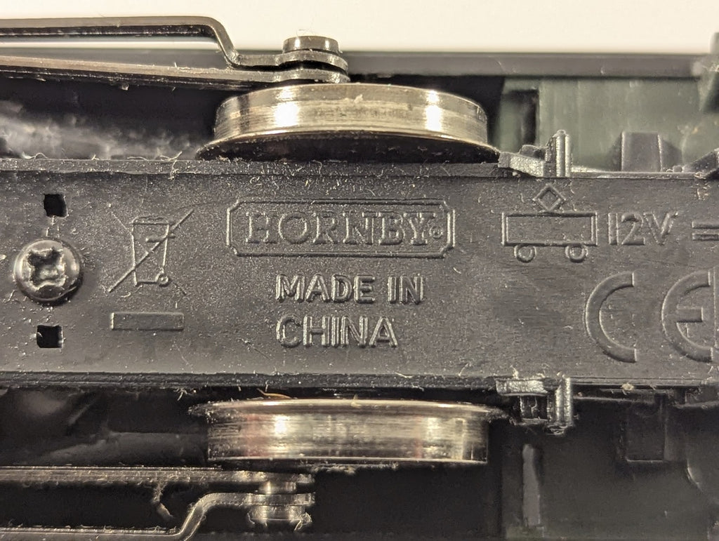 Hornby OO Gauge Holden Class 101 0-4-0T Steam Locomotive 107 GWR Green