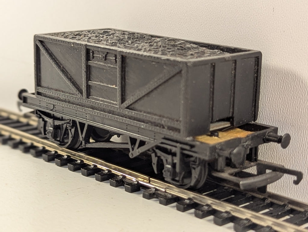 Tri-ang R577A OO Gauge 7-Plank Open Wagon