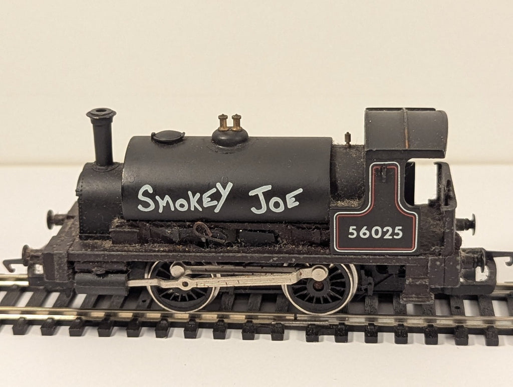 Hornby OO Gauge Smokey Joe 0-4-0ST Tank Locomotive