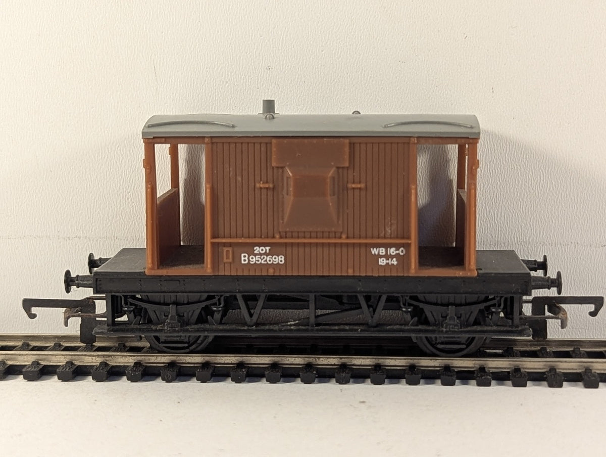 Tri-ang OO Gauge BR 20 Ton Standard Brake Van B952698 BR Bauxite R16