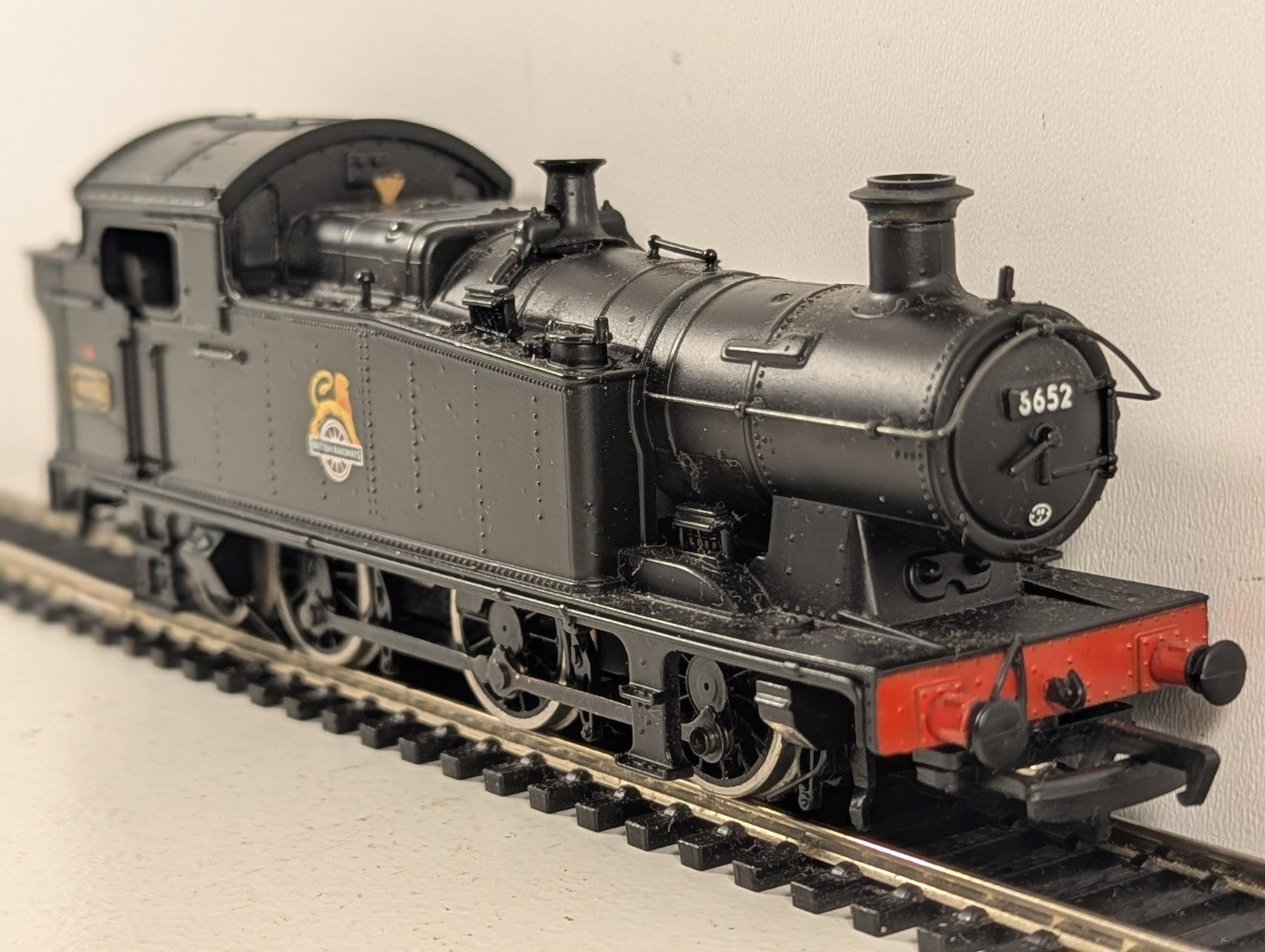 Mainline OO Gauge Class 6600 0-6-2T Steam Locomotive 6652 BR Black