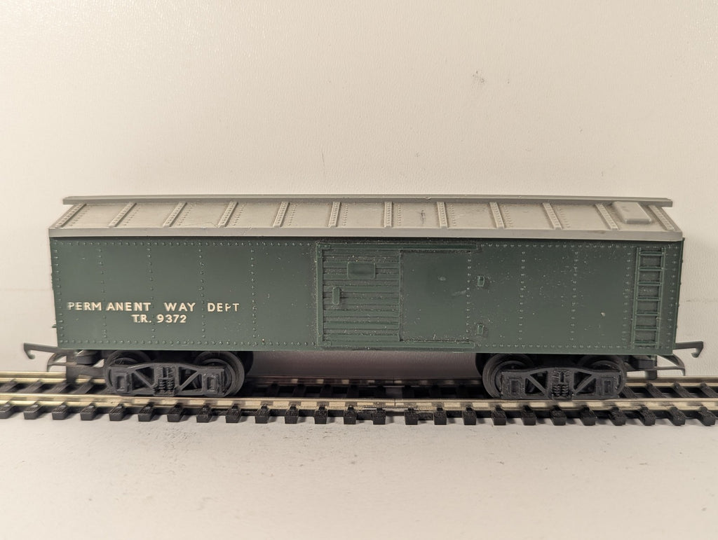 Tri-ang OO Gauge Permanent Way Dept Bogie Tool Van Bogie Van 9372 Green R.126
