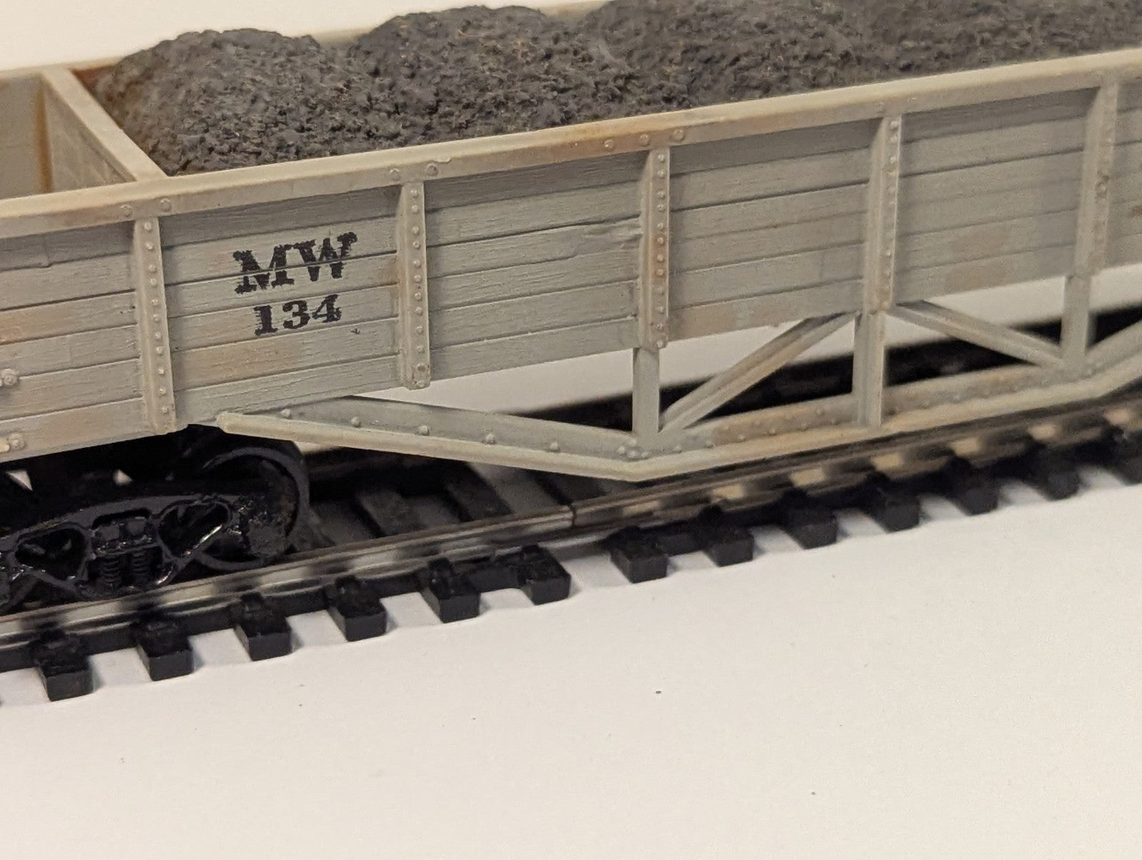Tru-Scale HO Scale NW 134 Ballast Car with Load Ready-Bilt Equipment