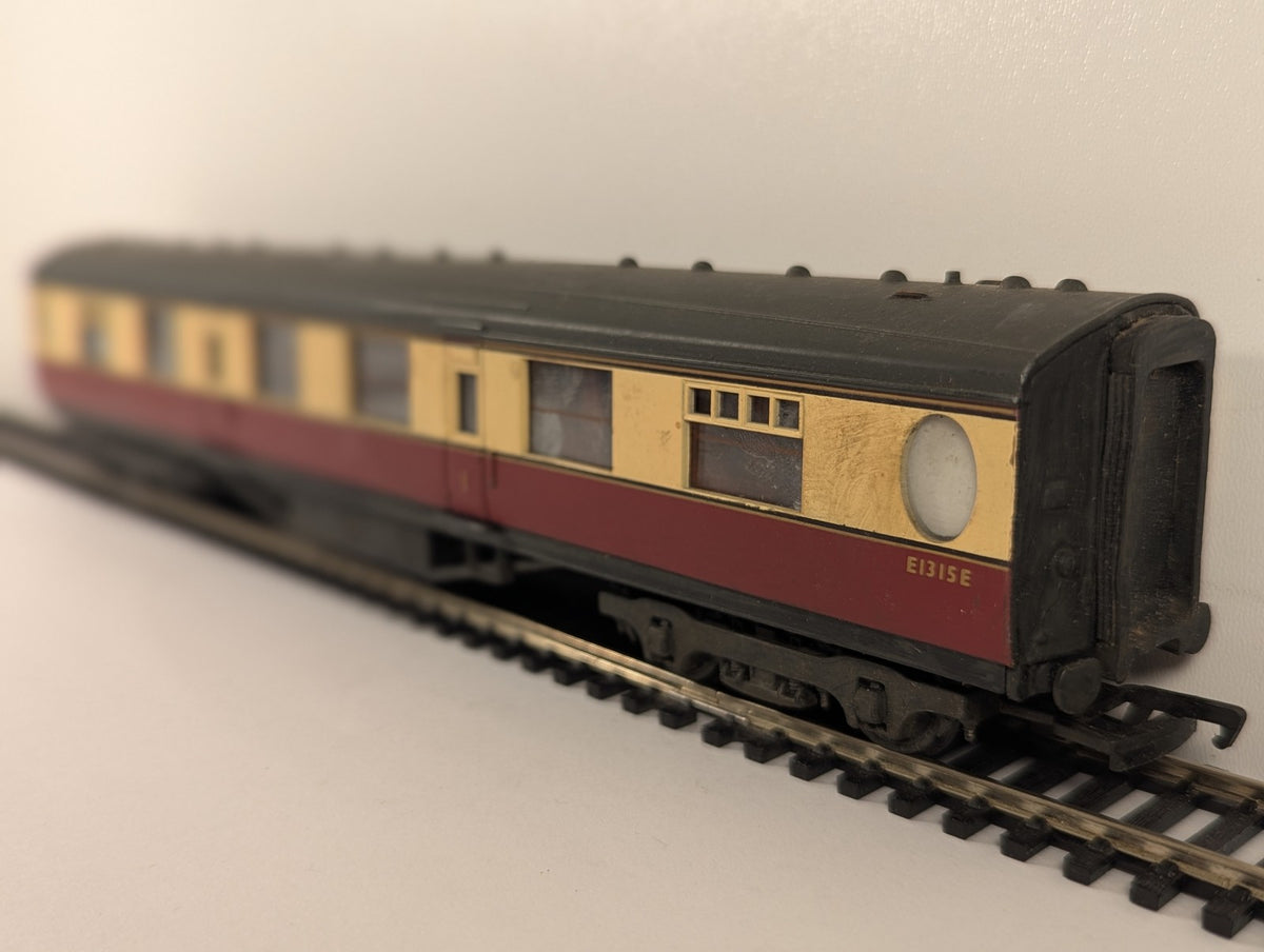 Bachmann OO Gauge Thompson Corridor Composite Passenger Coach E1315E