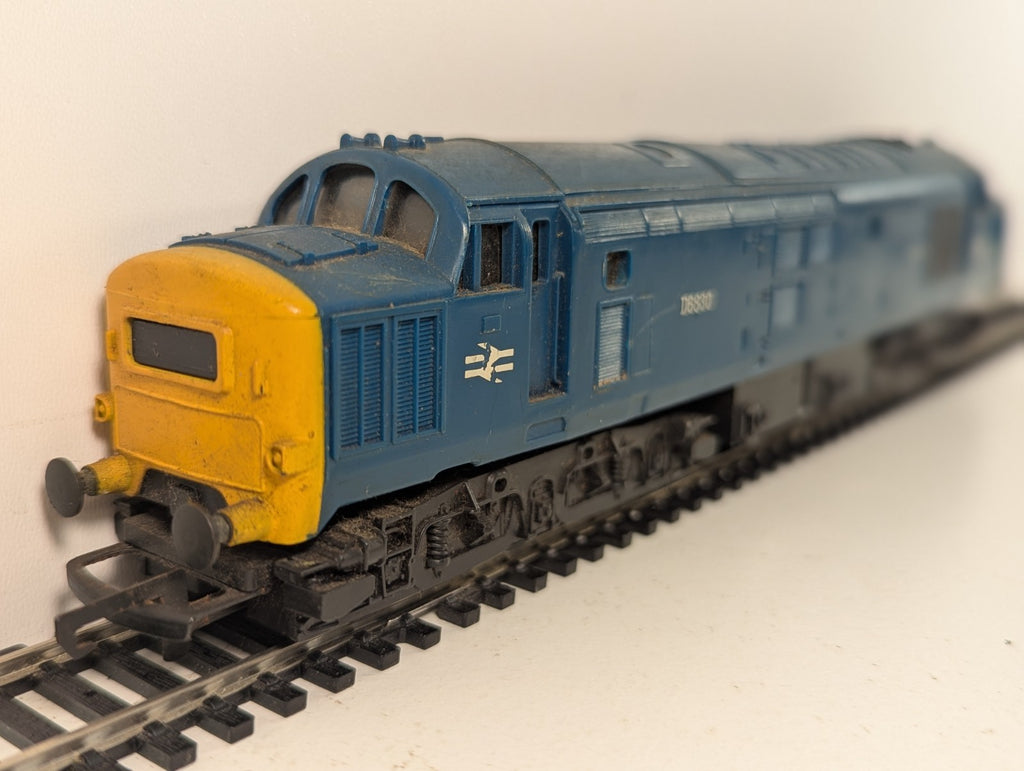 Hornby  R751 Class 37 Diesel Locomotive D6830 BR Blue