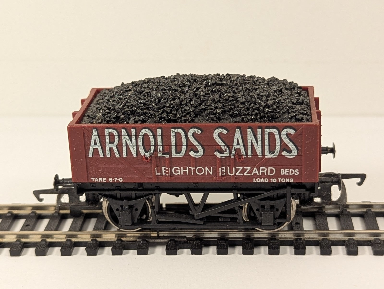 Hornby OO Gauge 5-Plank Wagon 'Arnolds Sands' Goods Wagon R6074