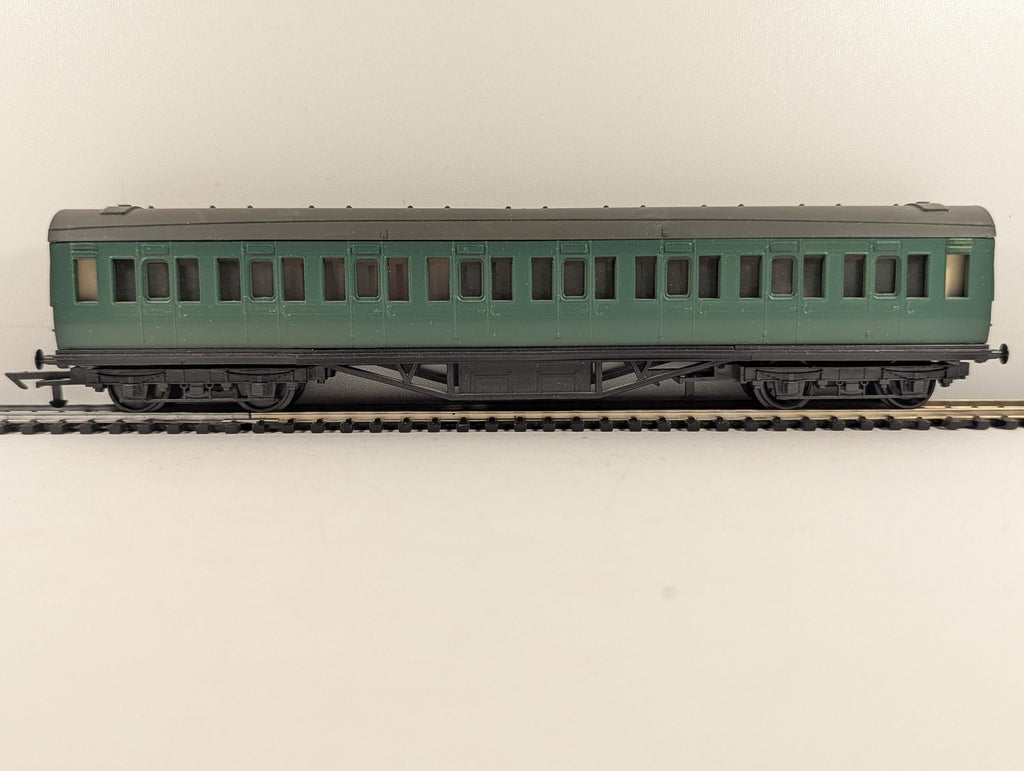 Graham Farish OO Gauge Suburban Compartment Coach Passenger Coach