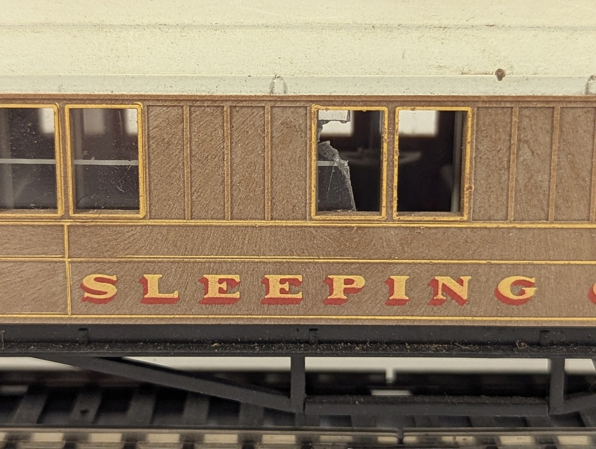 Hornby OO Gauge LNER Sleeping Car Passenger Coach 1316 LNER Teak R4180