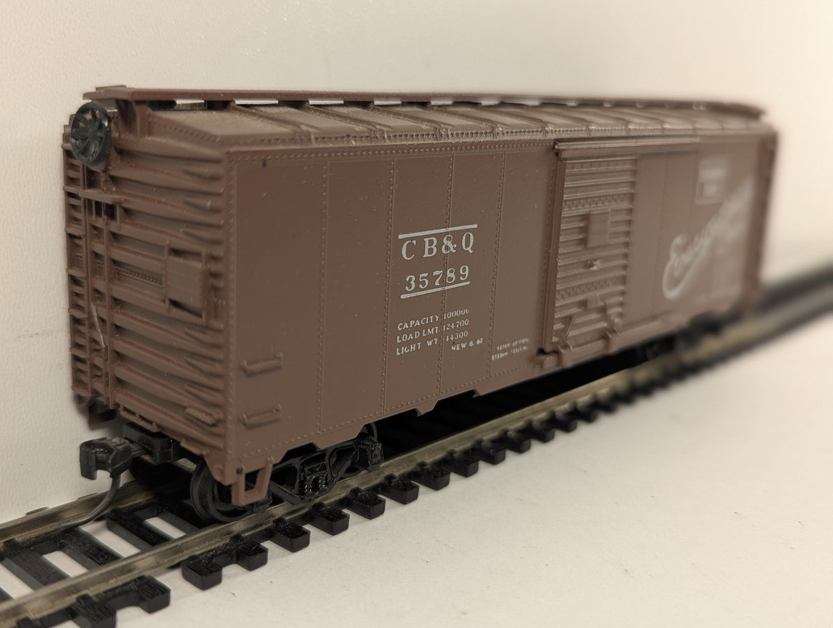Athearn HO Gauge 40 Ft Box CB&Q Boxcar 35789 CB&Q Brown 5002