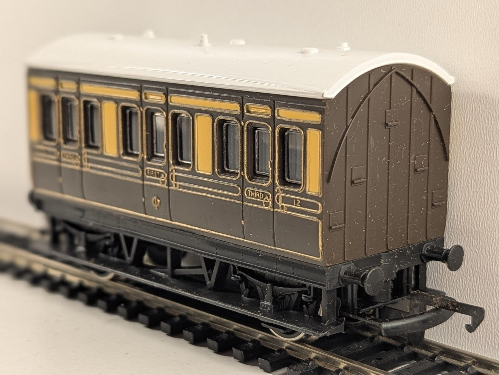 Hornby OO Gauge GWR 4-Wheel Coach R446