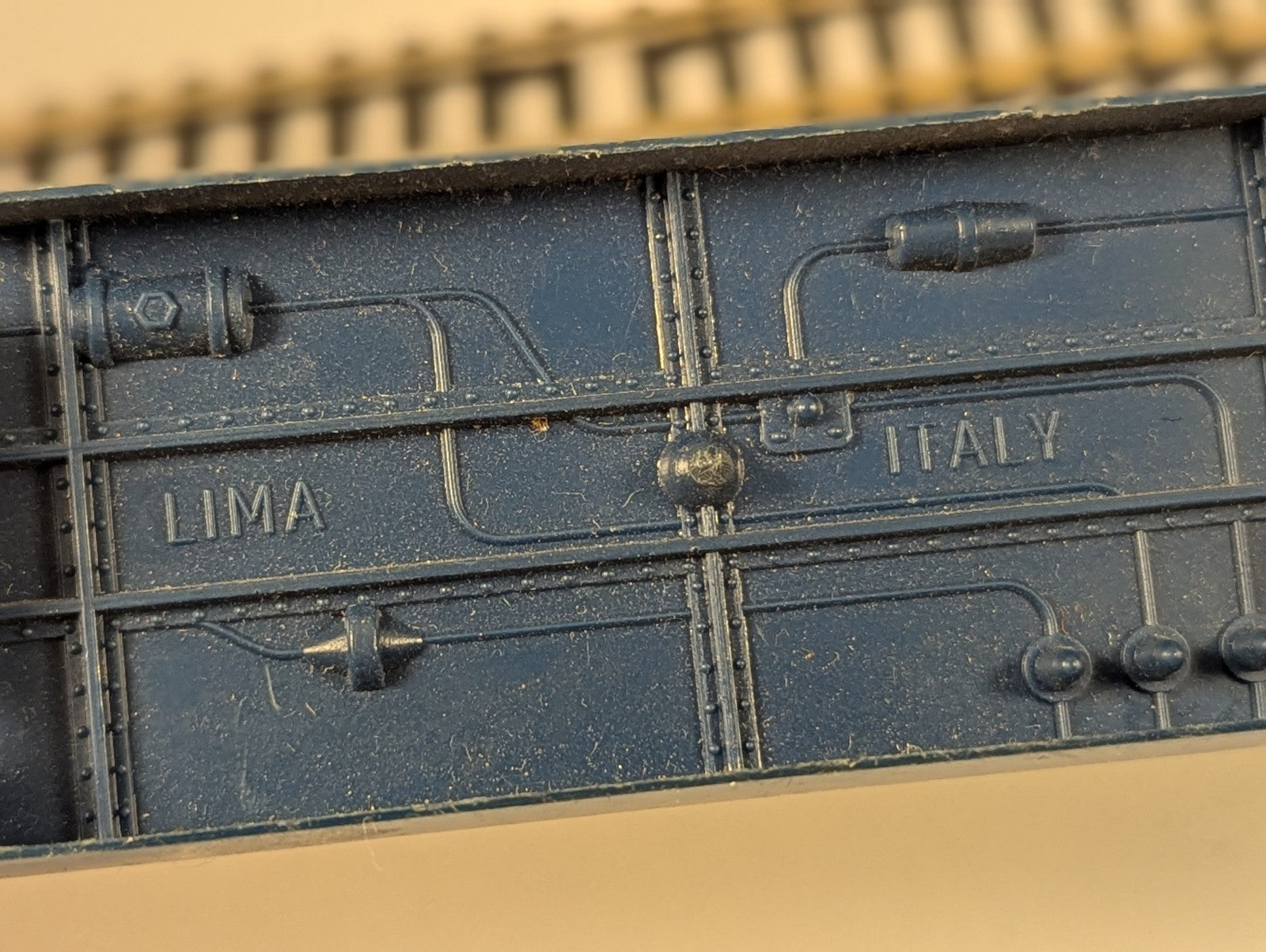 Lima AQ136 OO Gauge CIWL Pullman Coach