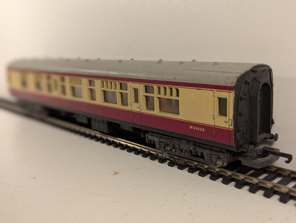 Lima OO Gauge BR Mk1 Corridor Composite Passenger Coach M34628