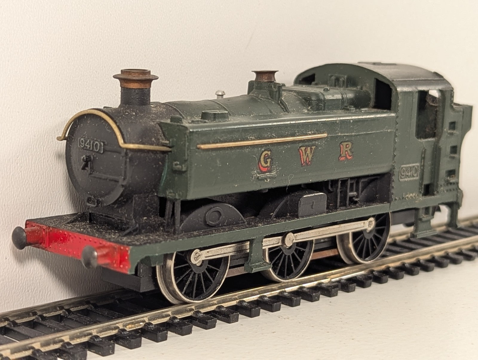 Graham Farish GWR 94XX Class 0-6-0 Pannier Tank GWR Green