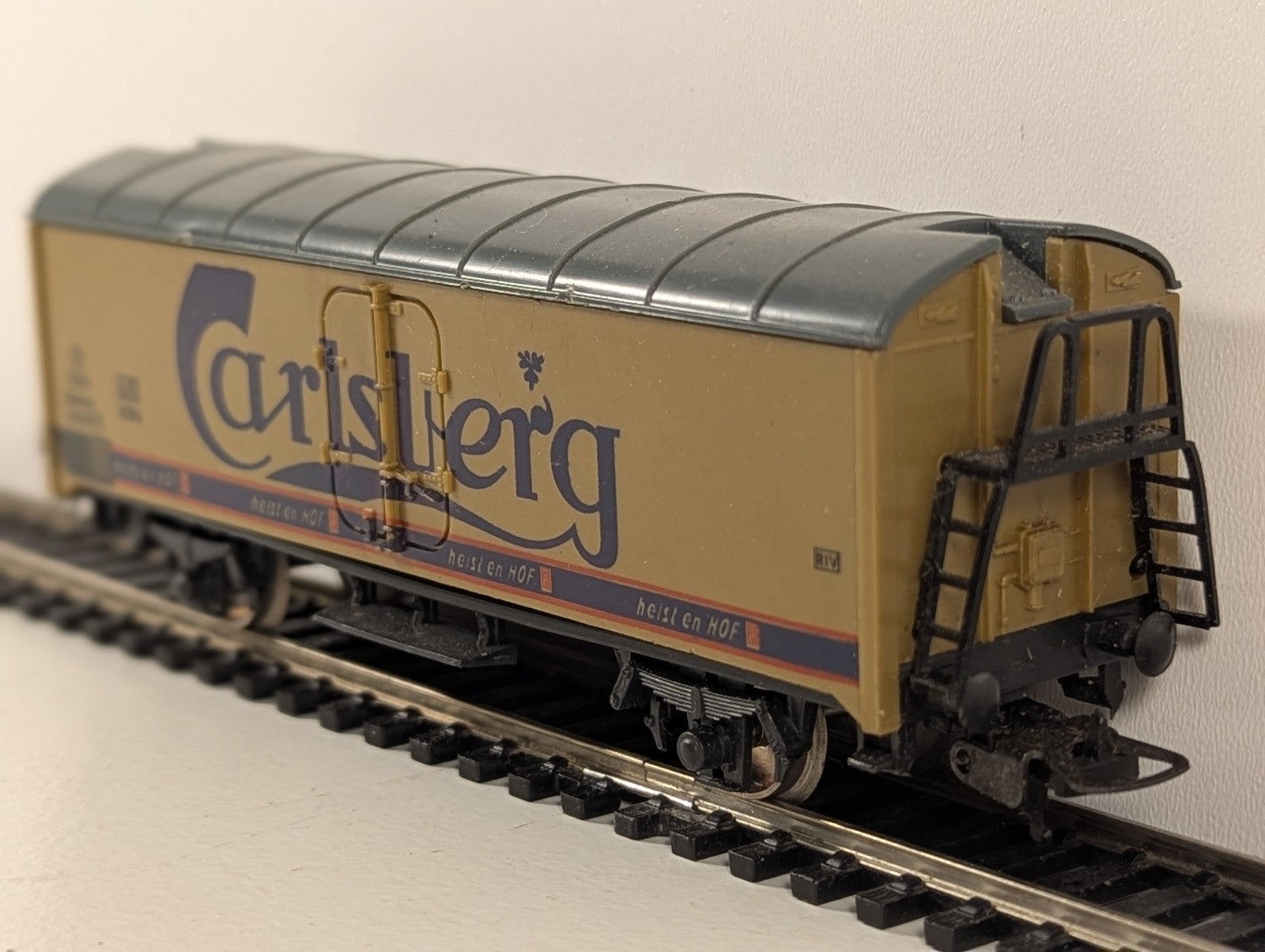 Lima 3109 HO Gauge Carlsberg Refrigerated Beer Wagon - Boxed
