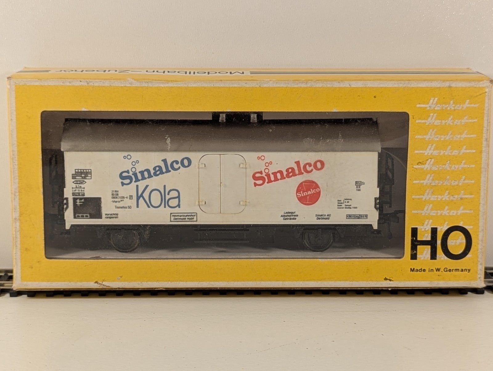 Herkat HO 2-Axle Refrigerated Wagon Sinalco Kola DB boxed