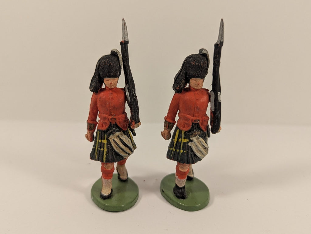 Britains Toy Soldiers “The Gordon Highlanders” Plastic Figures