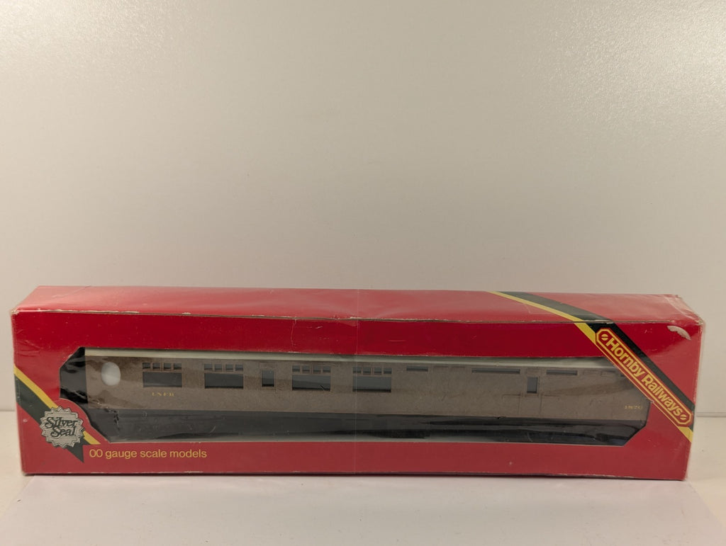 Hornby Railways R938 OO Gauge LNER Brake Third Coach - Boxed