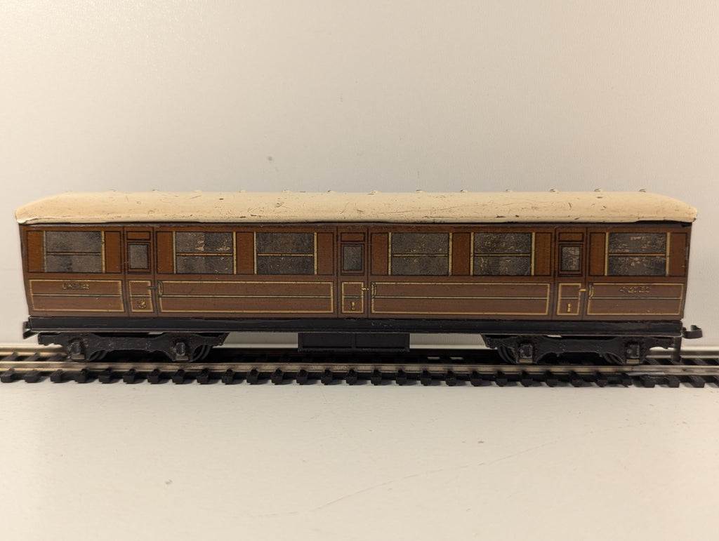 Hornby Dublo D1 LNER Teak First & Third Corridor Coach OO Gauge - missing buffer
