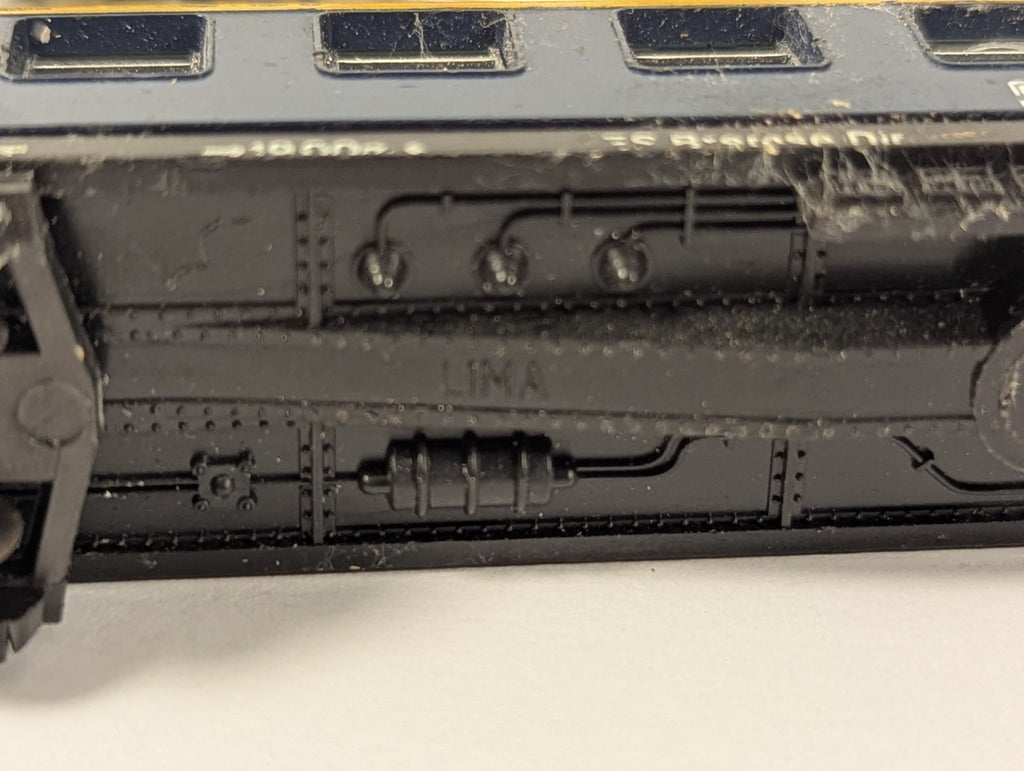 Fleischmann N Gauge DB Express Passenger Coach