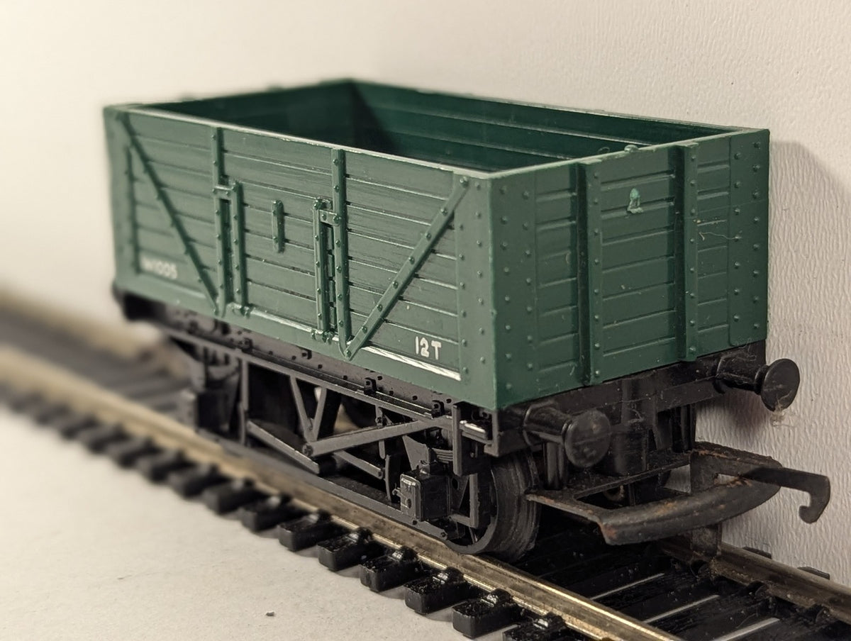 Tri-ang OO Gauge 12T 7-Plank Open Wagon Goods Wagon W1005 Green R.10