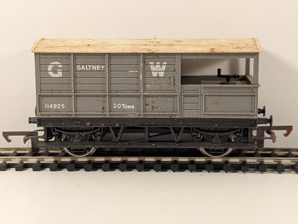 Hornby OO Gauge GWR 20 Ton “Toad” Brake Van