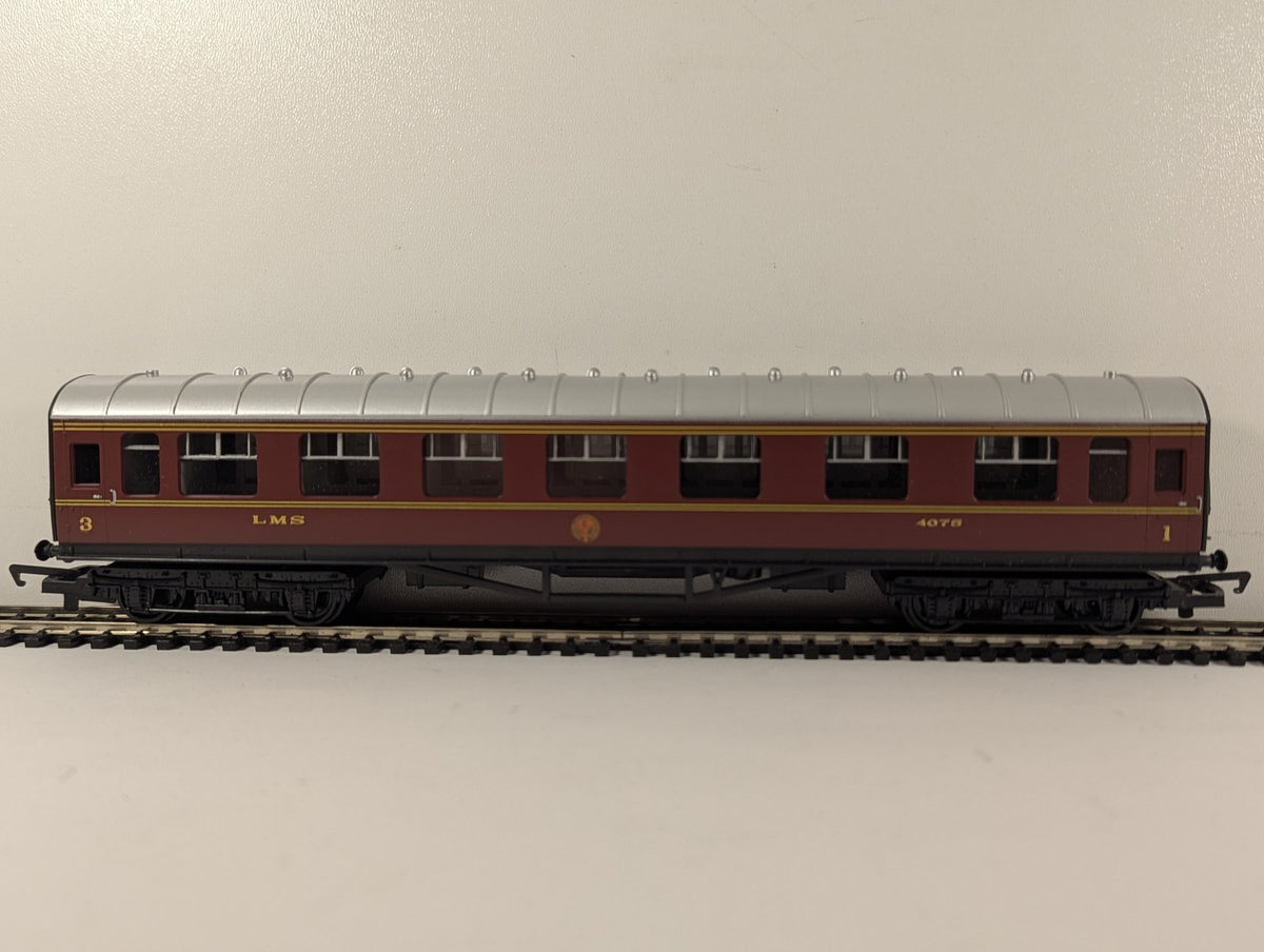 Hornby OO Gauge LMS Composite Coach Passenger Coach 4075 LMS Crimson Lake R.475