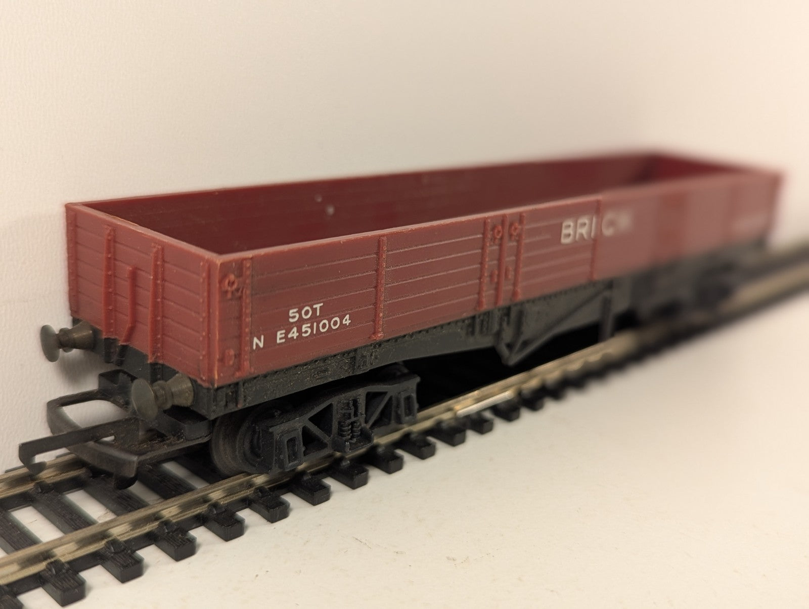 Tri-ang R219 OO Gauge Maroon Bogie Brick Wagon