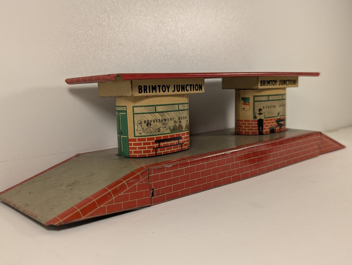 Brimtoy O Gauge Brimtoy Junction Station Platform Lithographed Red Brick