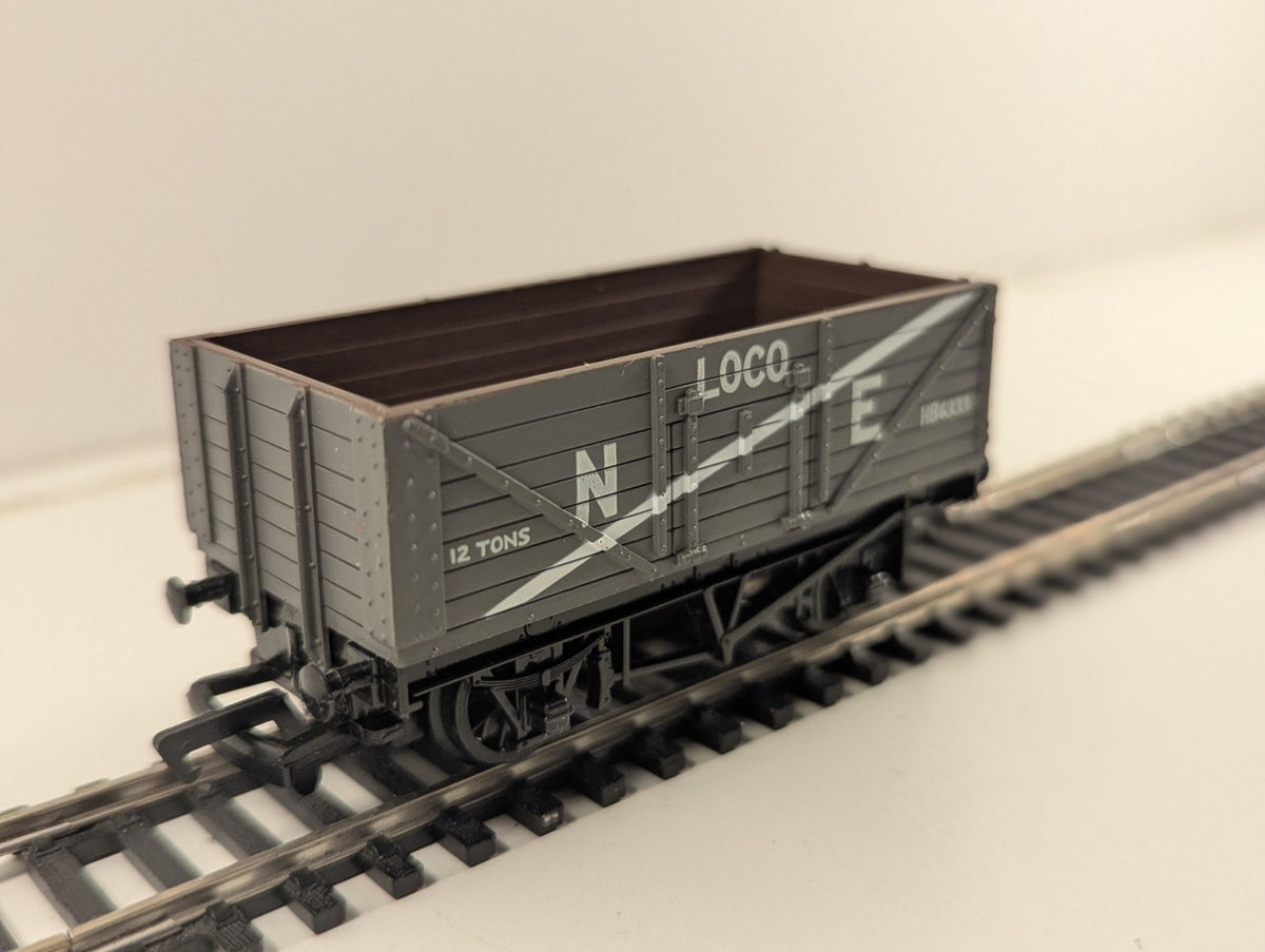 Mainline 37-126 OO Gauge 7-Plank Open Wagon – NE Loco Coal