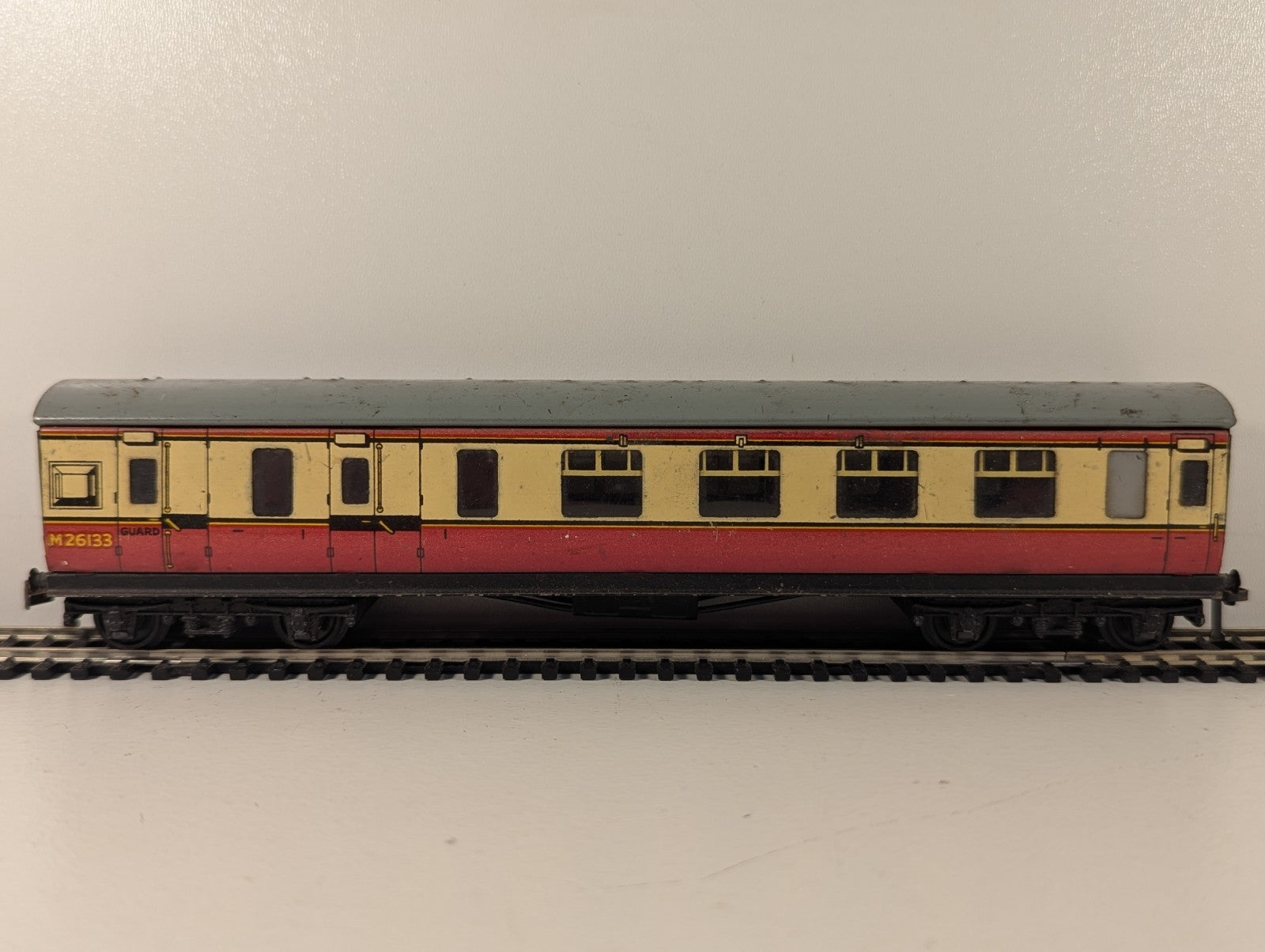 Hornby Dublo OO Gauge Tinplate Brake Coach BR Crimson & Cream