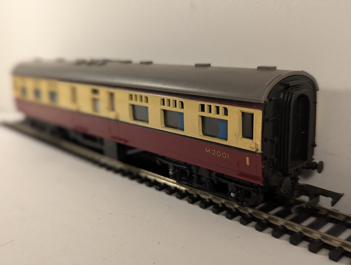 Tri-ang OO Gauge BR Restaurant Car Passenger Coach M2001 BR Crimson and Cream