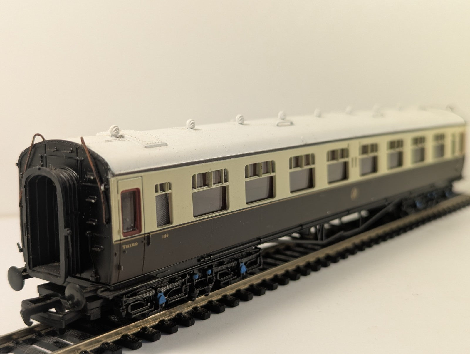 Mainline 937124 OO Gauge GWR Collett 3rd Corridor Coach