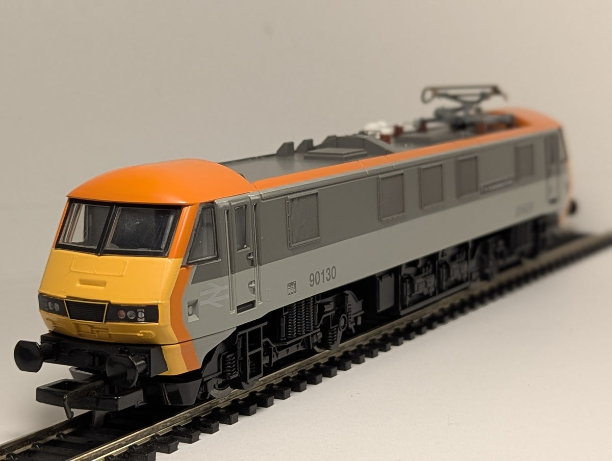 Hornby OO Gauge Class 90 '90130 Fretconnection' Electric Locomotive