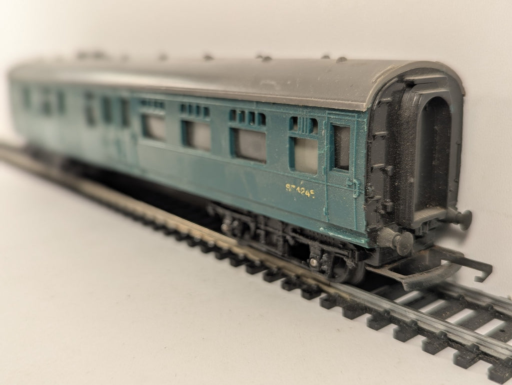 Tri-ang OO Gauge BR Southern Suburban Brake Second Coach Passenger Coach S34245